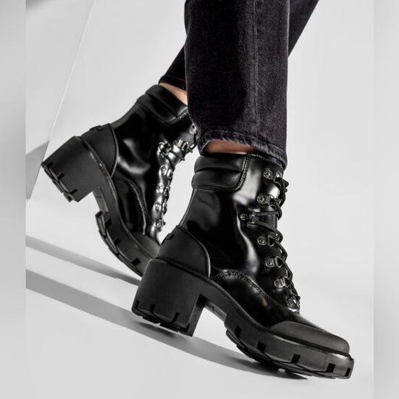TORY BURCH Lug Sole Hiker Leather Block Heel Ankle Boot